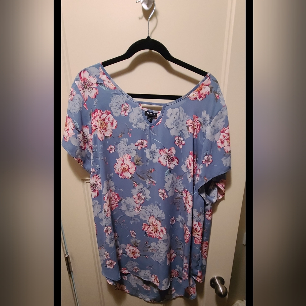 Torrid teal floral top